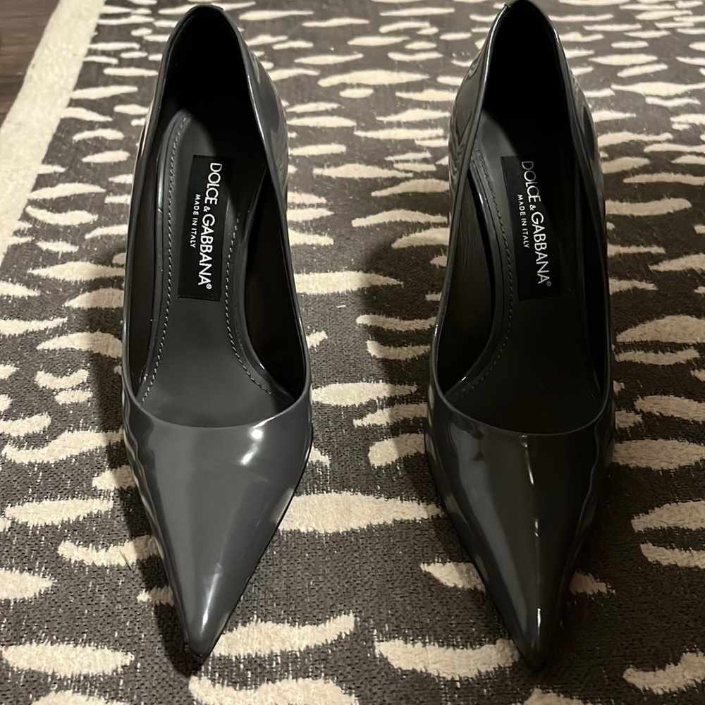 Gray dolce and gabbana heels